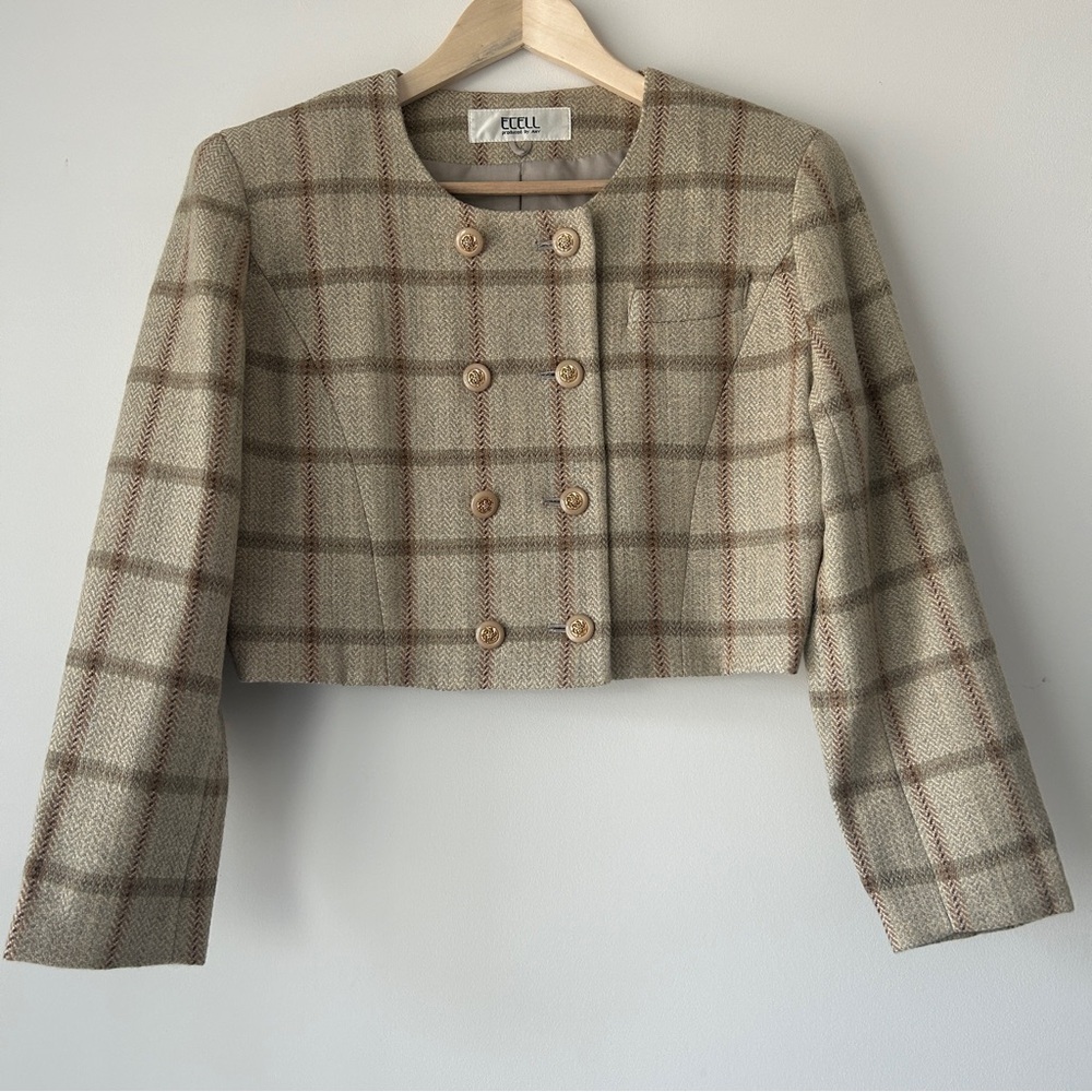 American Vintage Cropped Plaid Blazer in Beige and Brown